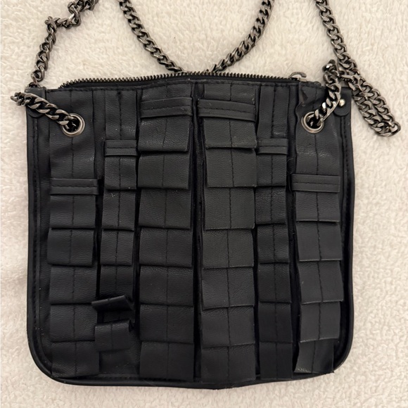 Kenneth Cole Reaction Black Chain Shoulder Bag - Picture 1 of 3